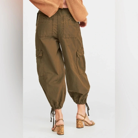 Free People Fly Away Parachute Pant in Army high-waist cargo pockets  size 0 - Picture 4 of 10